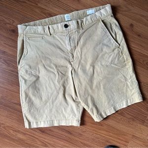 Men’s Tan Khaki Flat Front Gap‎ Shorts Chinos 33